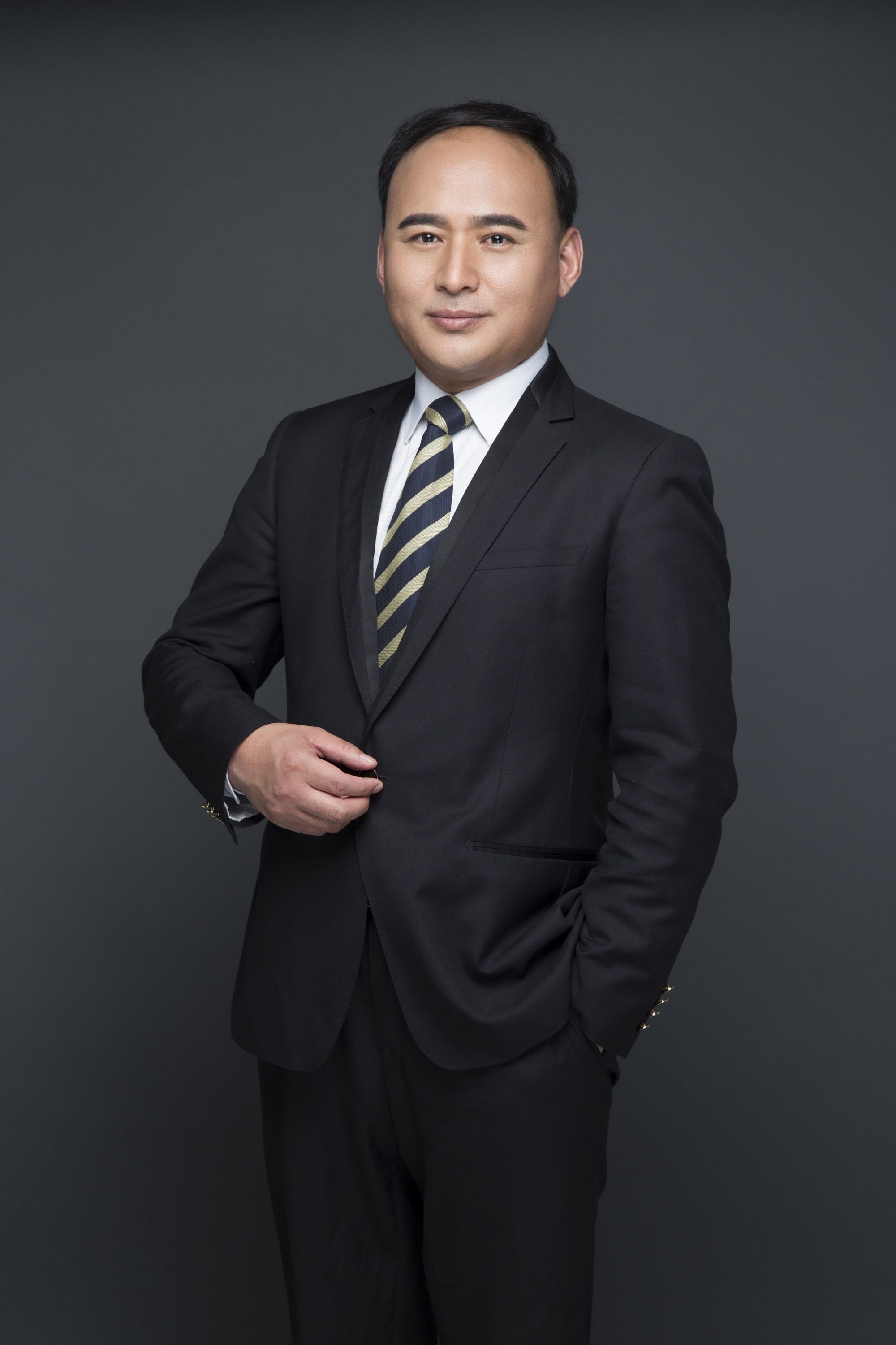 彭予 视觉与舞美负责人